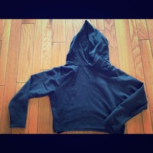 Lululemon cropped grey sweatshirt size 6.